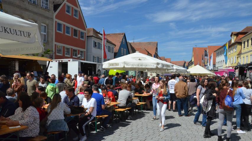 Gelungene Premiere: Das erste Foodtruck Roundup in Gunzenhausen lockte am ersten Mai-Samstag mehrere tausend Besucher an.