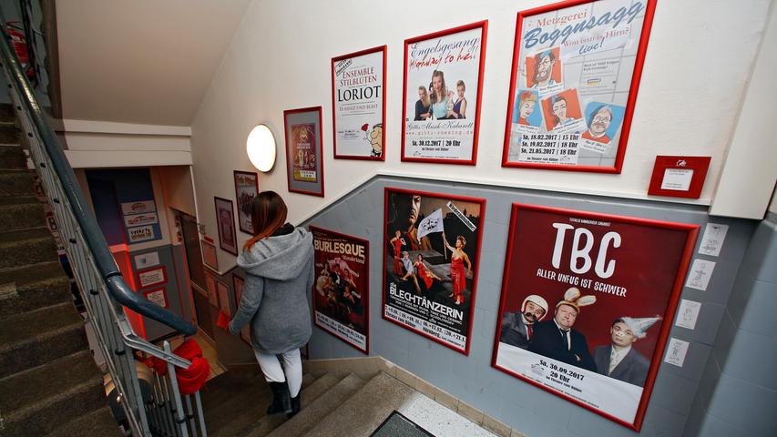 Kulturell geht es vor allem im Keller der Gebäude zu, in dem der Kulturverein "Rote Bühne" eingemietet ist und dort seit vielen Jahren Kleinkunst präsentiert.