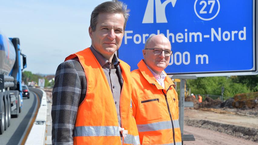 Thomas Pfeifer (links), Dienststellenleiter der Autobahndirektion Nordbayern, und sein Kollege Michael Probst, Sachgebietsleiter Planung und Bau, haben den Überblick über die Großbaustelle.