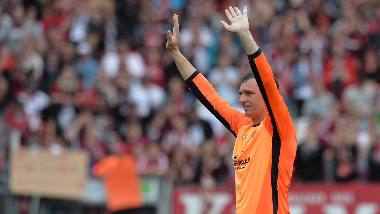 Abschied reloaded: Mitte Mai hatte sich Raphael Schäfer als Club-Keeper verabschiedet. Nun hört der verdiente Ex-Profi auch beim FCN als Torwart-Koordinator auf. Abschied reloaded: Mitte Mai hatte sich Raphael Schäfer als Club-Keeper verabschiedet. Nun hört der verdiente Ex-Profi auch beim FCN als Torwart-Koordinator auf.