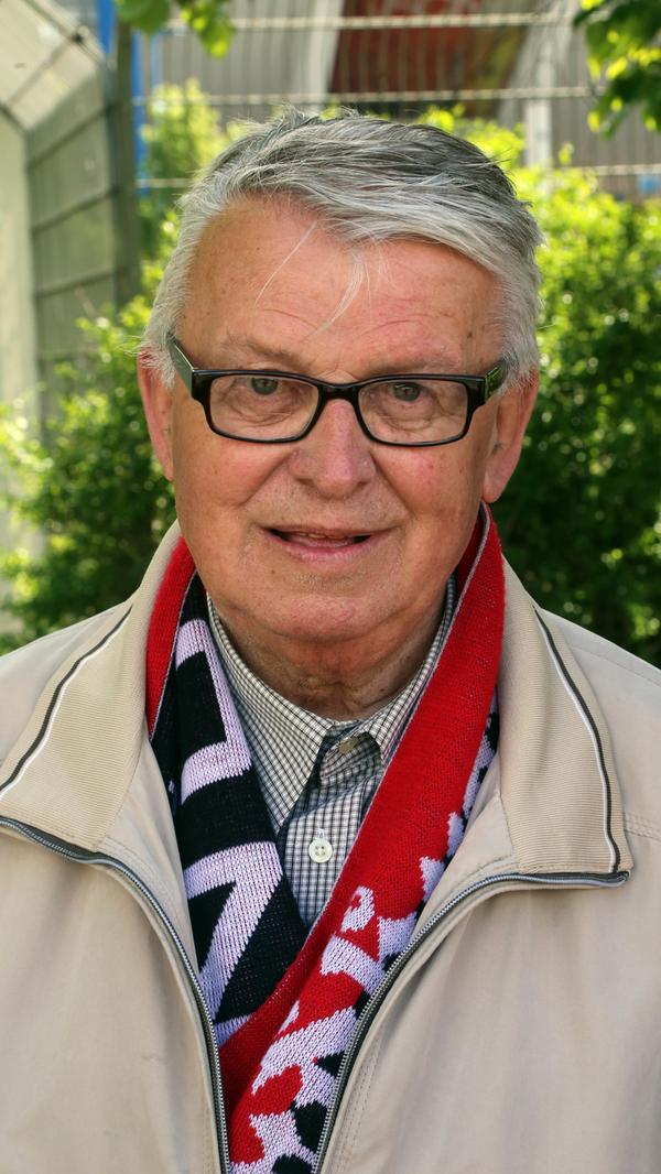 "Max Morlock ist ohne Zweifel einer der bekanntesten und besten Spieler, der jemals für den 1. FC Nürnberg auf dem Platz stand. Dass das Stadion nun seinen Namen trägt, ist entsprechend natürlich toll. Dass es dafür vorher eine Geldsammelaktion gab, habe ich aber nicht einmal mitbekommen. Für diesen Namen hätte ich allerdings eher bezahlt als für jeden anderen."