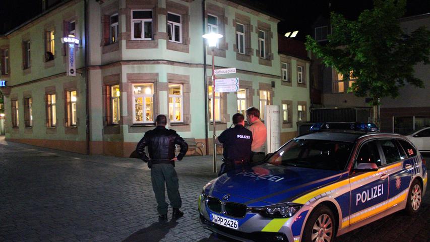 Wegen Schusswaffe: Polizei nimmt in Zirndorf zwei Männer fest