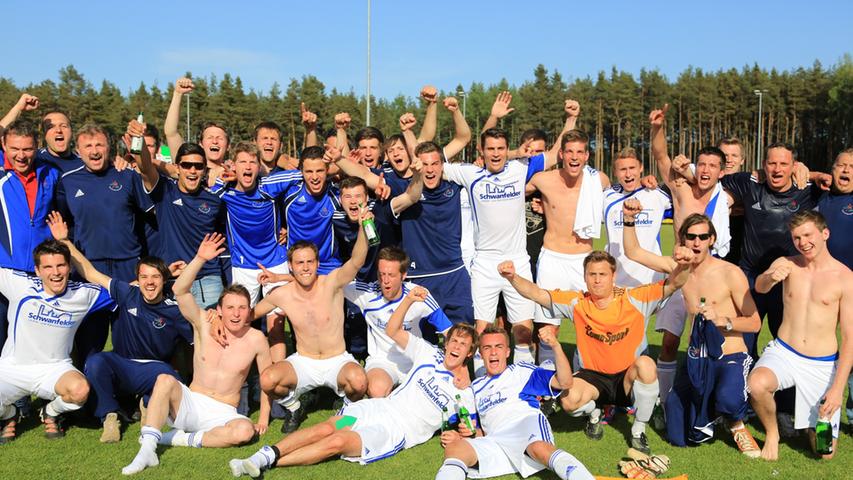 Die TSG hat gegen Wendelstein 3:1 gewonnen. Damit ist 2012 der Aufstieg in die Landesliga perfekt. "Eine tolle Erfahrung", sagt Kerschbaum über die Zeit dort.