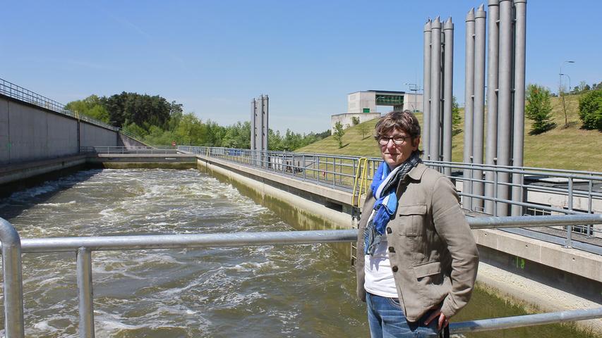 "Wir müssen sparsam mit dem Wasser umgehen", betont Sandra Wünsche, Leiterin des Außenbezirks Hilpoltstein des Wasserstraßen- und Schifffahrtsamtes Nürnberg. Deshalb sind 13 der 16 Kanal-Schleusen solche Sparschleusen.