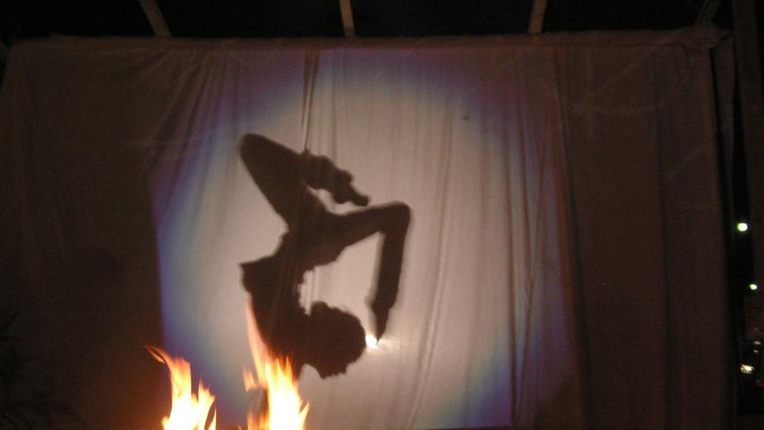 Fakir und Flammenshow:  30 Jahre  Circus Sambesi