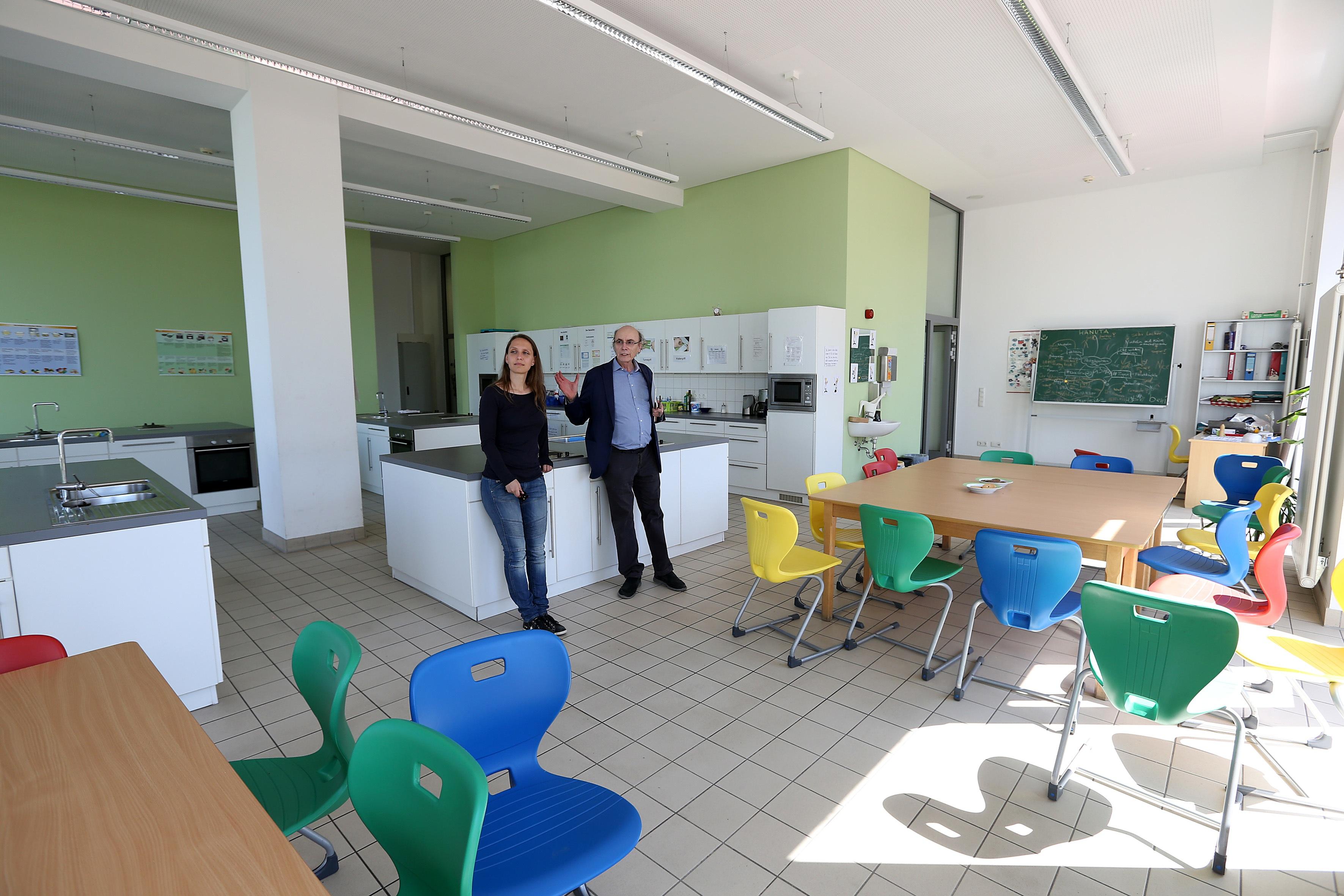 Adolf-Reichwein-Schüler lernen im früheren Lebensmittellager - Nürnberg