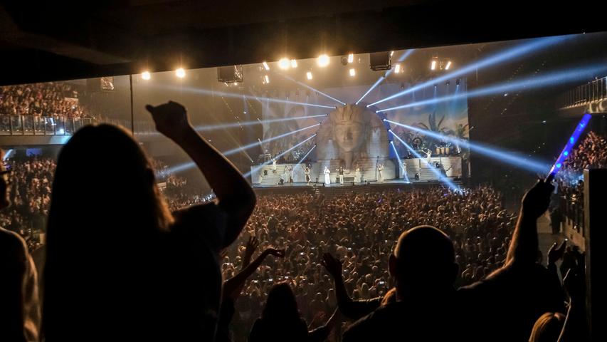 Zeitreise mit DJ Bobo: Bombastisches Konzert in der Arena