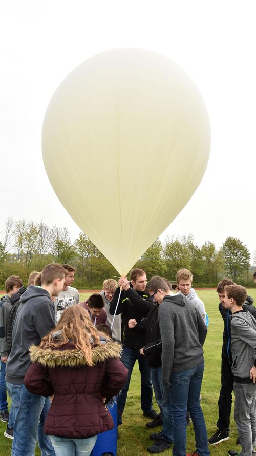 Langenzenner Schüler schicken Wetterballon auf die Reise