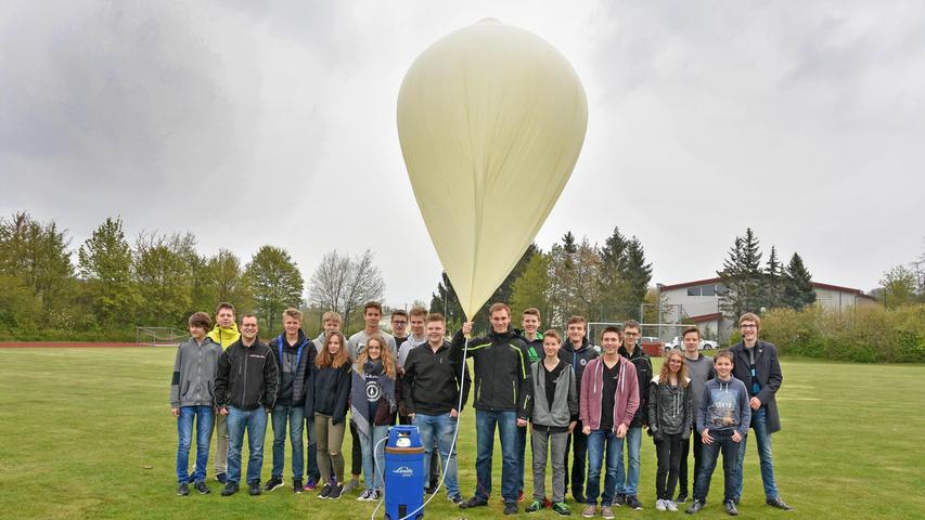 Langenzenner Schüler schicken Wetterballon auf die Reise