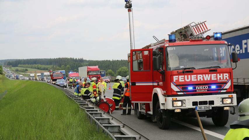 Nach Unfall auf A9: Lkw blockieren Rettungsgasse