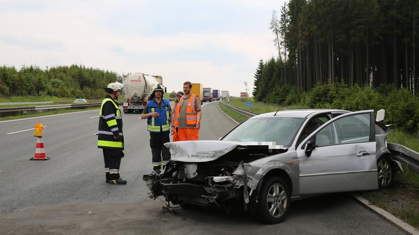 Nach Unfall auf A9: Lkw blockieren Rettungsgasse