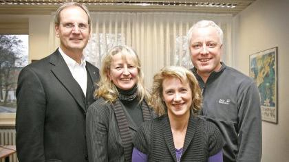 Die Doktoren (v. li.) Roland Hanke, Doris Frauendorf, Annelie Eitel und Robert Crahe arbeiten zusammen. Nicht im Bild: Teammitglied Roland Leger. Die Doktoren (v. li.) Roland Hanke, Doris Frauendorf, Annelie Eitel und Robert Crahe arbeiten zusammen. Nicht im Bild: Teammitglied Roland Leger.