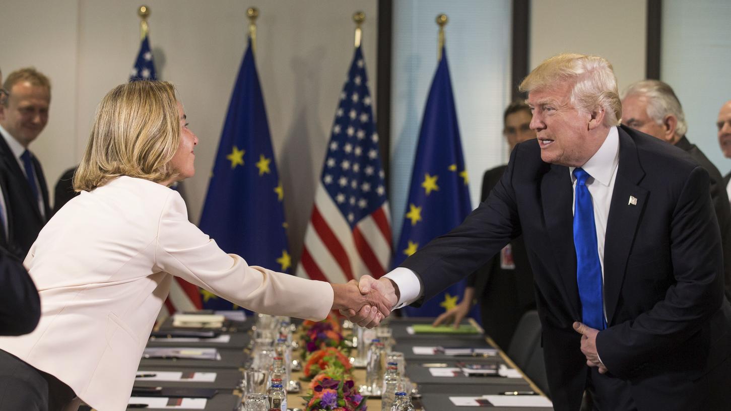 US-Präsident Donald Trump trifft sich mit der EU-Außenbeauftragten Federica Mogherini. Der US-Präsident weilt anlässlich eines Nato-Gipfels in Brüssel.
