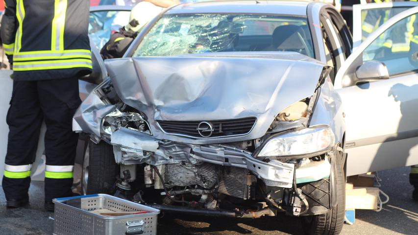 Sechs Personen bei Verkehrsunfall in Weiherhof verletzt