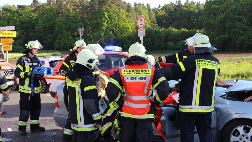 Zusammenstoß auf Kreuzung: Schwerer Unfall in Zirndorf