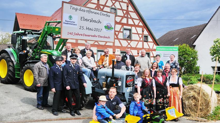 Landwirte, Landfrauen und BBV standen mit der FFW Ebersbach zusammen.