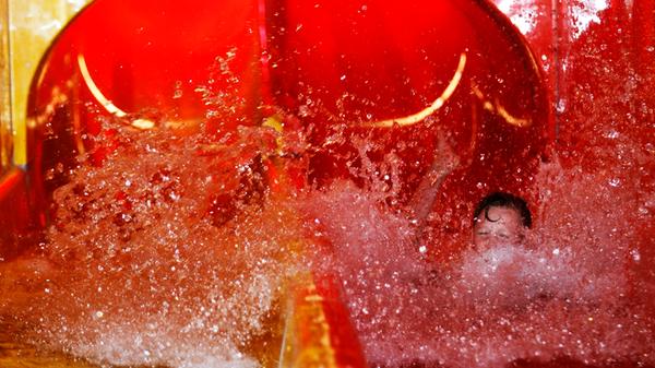 Die städtischen Schwimmbäder verzeichnen 1.114.000 Besucherinnen und Besucher im Jahr. Der durchschnittliche Erlös pro Person: 5,40 Euro - dabei beträgt der städtische Zuschuss 6,38 Euro.