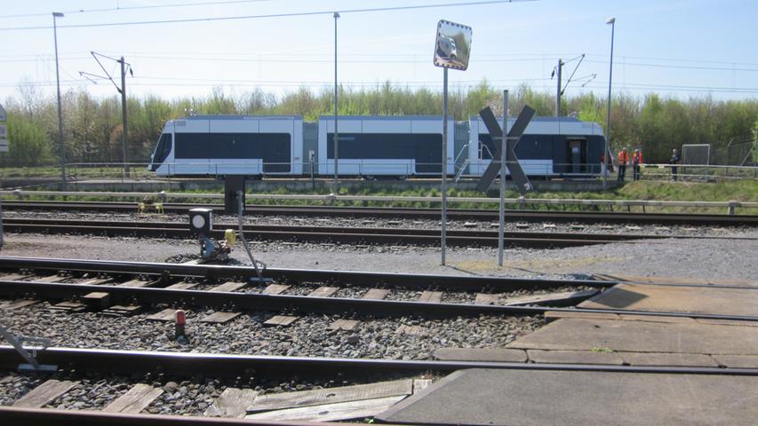 Im Probelauf: In Wildenrath in der Nähe von Krefeld liegt ein ausgedehntes Testgelände, auf dem der Zug getestet und die Fahreigenschaften ausgewertet werden.
