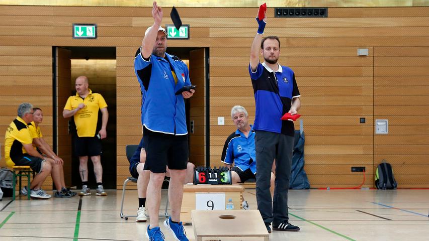 Mit Cheerleadern: Deutsche Cornhole-Elite trägt Meisterschaft in Nürnberg aus