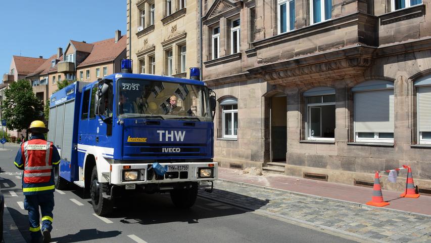 "Einsturzgefahr!": Sandstein-Quader löst sich von Haus in Fürth