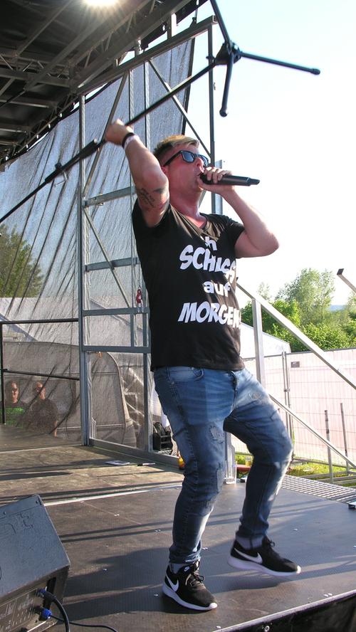 "Alm-Klausi" rockte am Samstag die Bühne in Enderndorf.