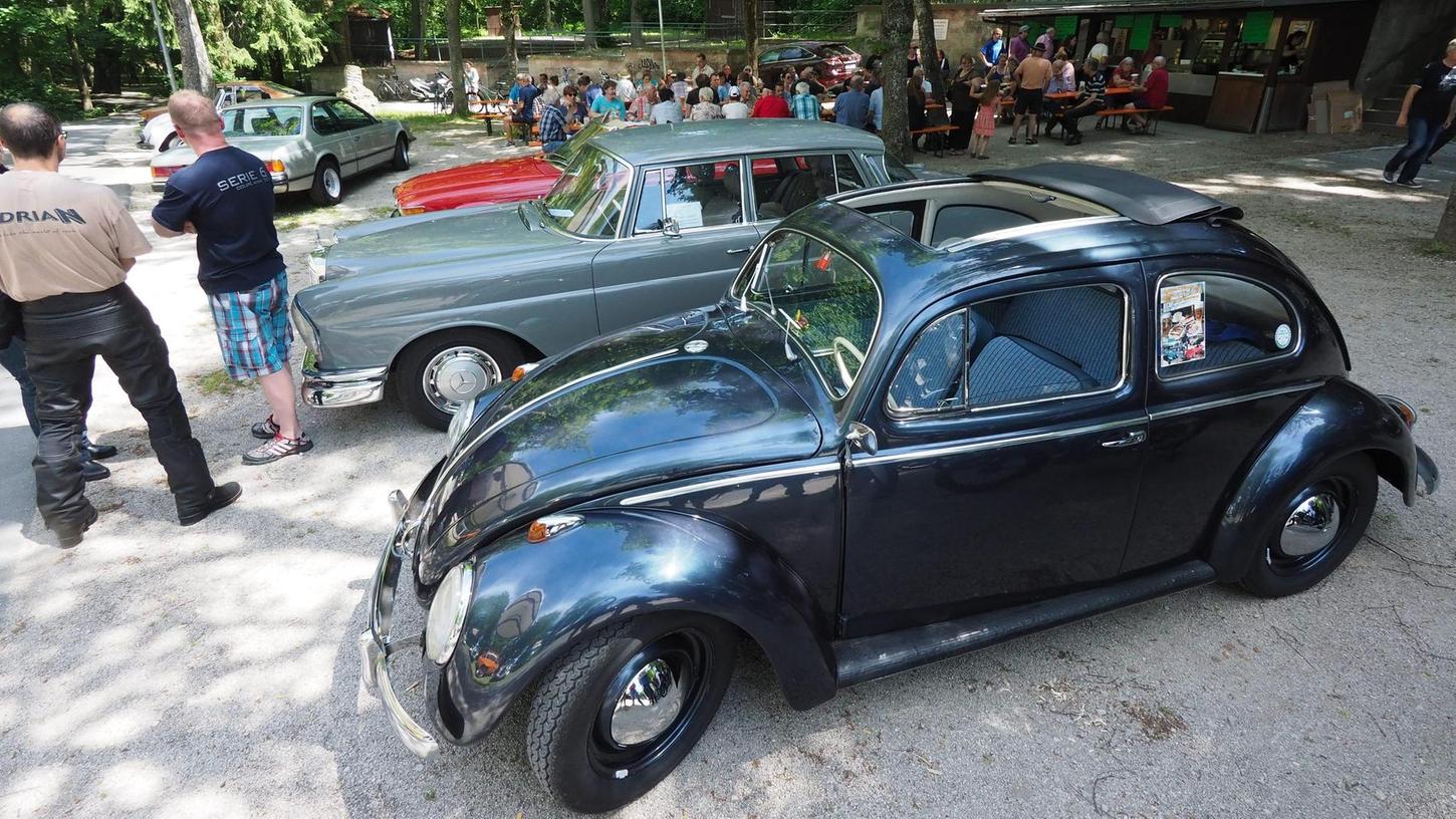 Heiße Automobile und kühle Getränke im Weihersbach