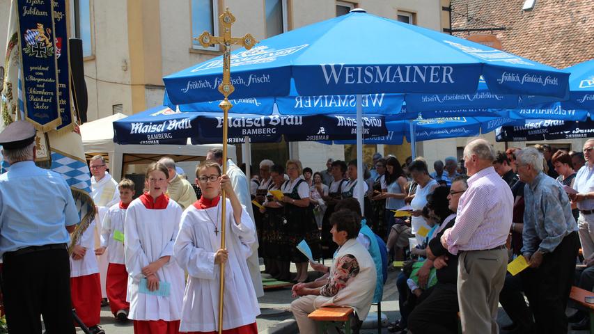 Die Pfarrgemeinde Pinzberg verlegte das traditionelle Pfarrfest nach Gosberg, um das 300-jährige Bestehen der Kirche Zur Heiligen Dreifaltigkeit gleich mitfeiern zu können.