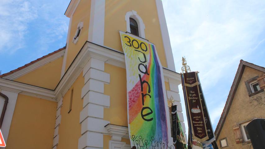 Die Pfarrgemeinde Pinzberg verlegte das traditionelle Pfarrfest nach Gosberg, um das 300-jährige Bestehen der Kirche Zur Heiligen Dreifaltigkeit gleich mitfeiern zu können.