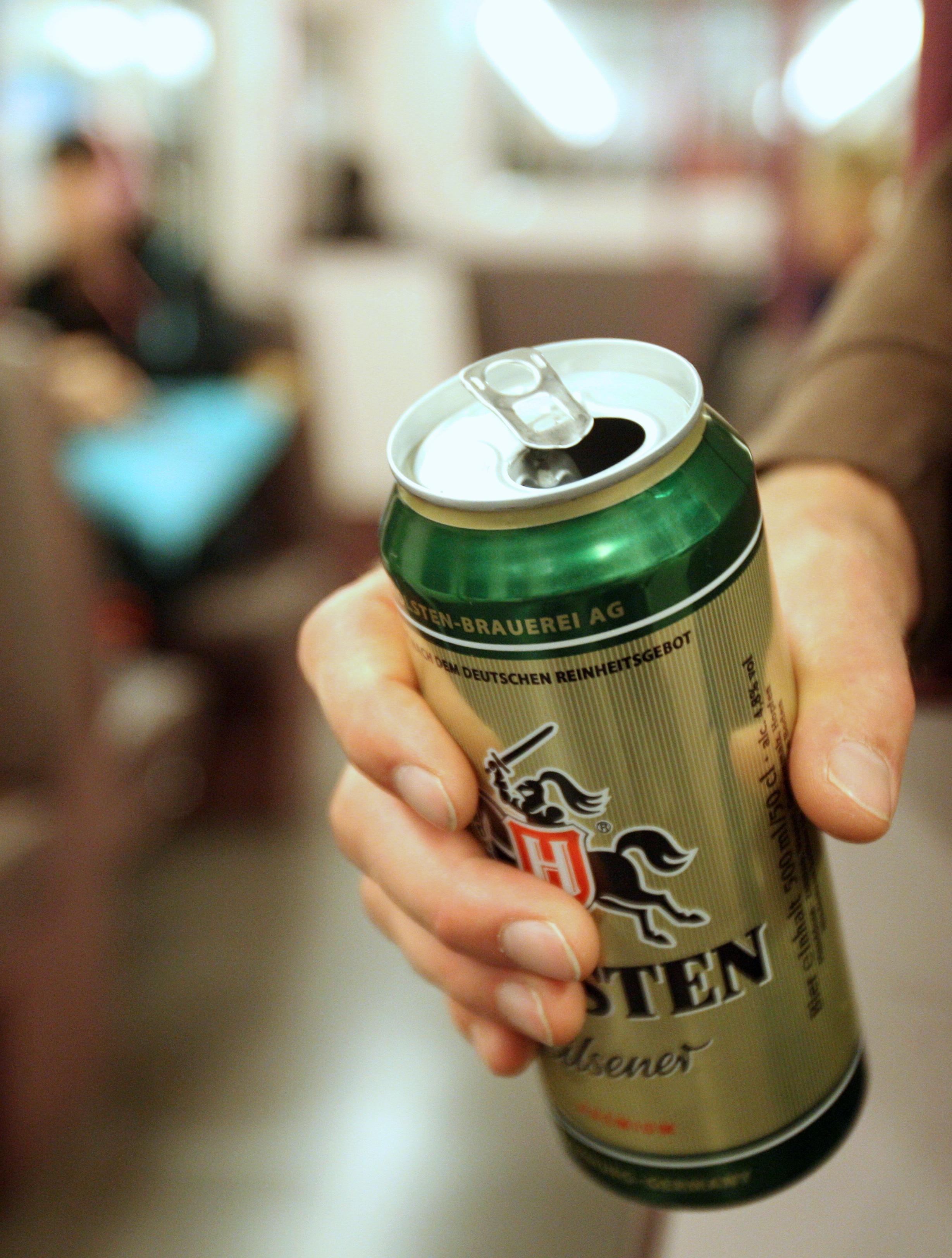 Zehn Dosen Bier Im Fuhrerhaus Lkw Fahrer Mit 2 6 Promille Gestoppt Erlangen Nordbayern De