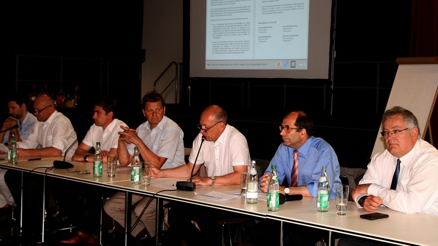 Bei ihrer ersten gemeinsamen Sitzung diskutierten die Bürgermeister der vier Mitgliedsgemeinden der "Allianz Regnitz — Aisch" über die Handlungsfelder Kultur, Umwelt, Wirtschaft und Soziales.