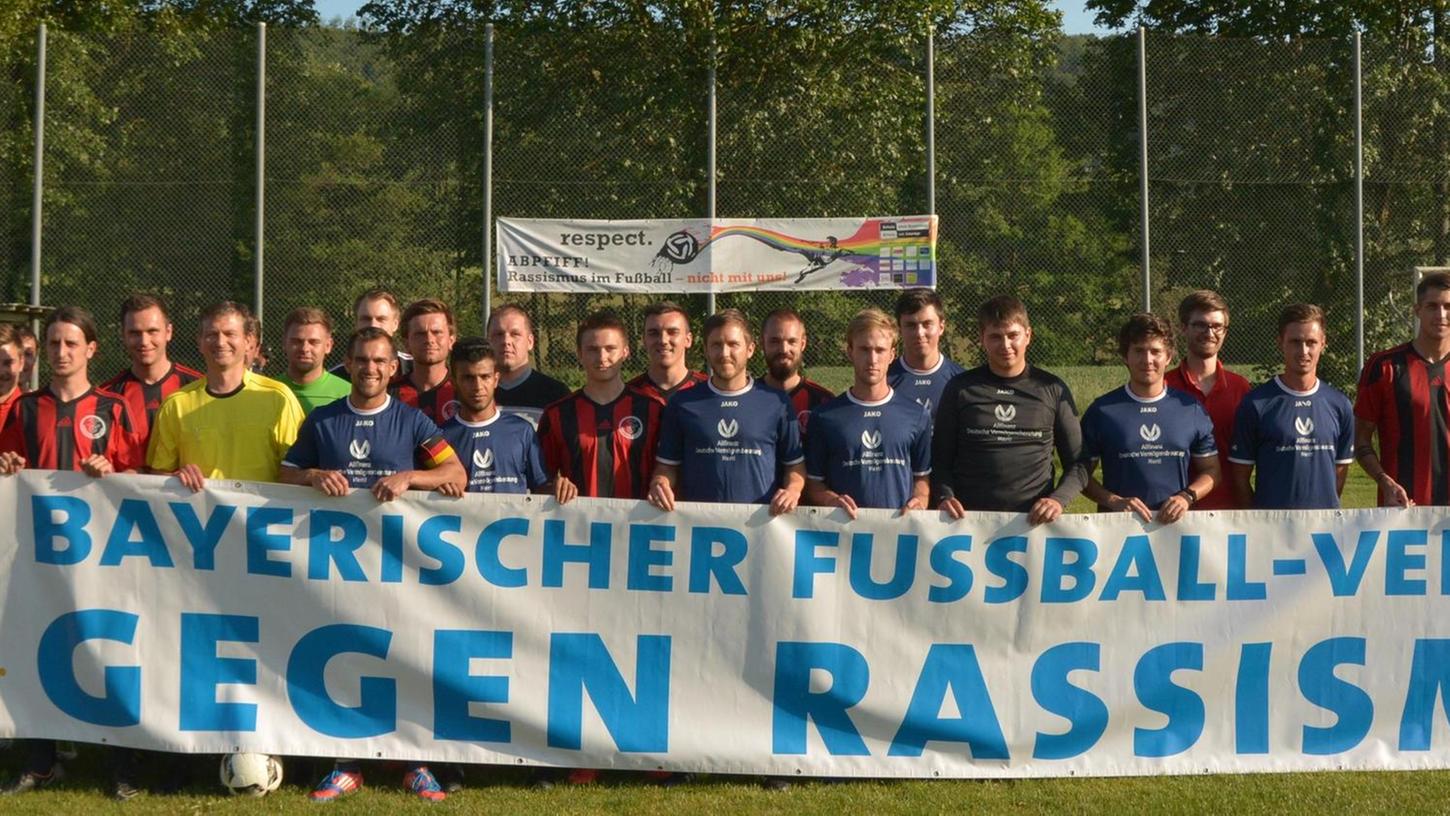 Fußballer setzen Zeichen gegen Rassismus