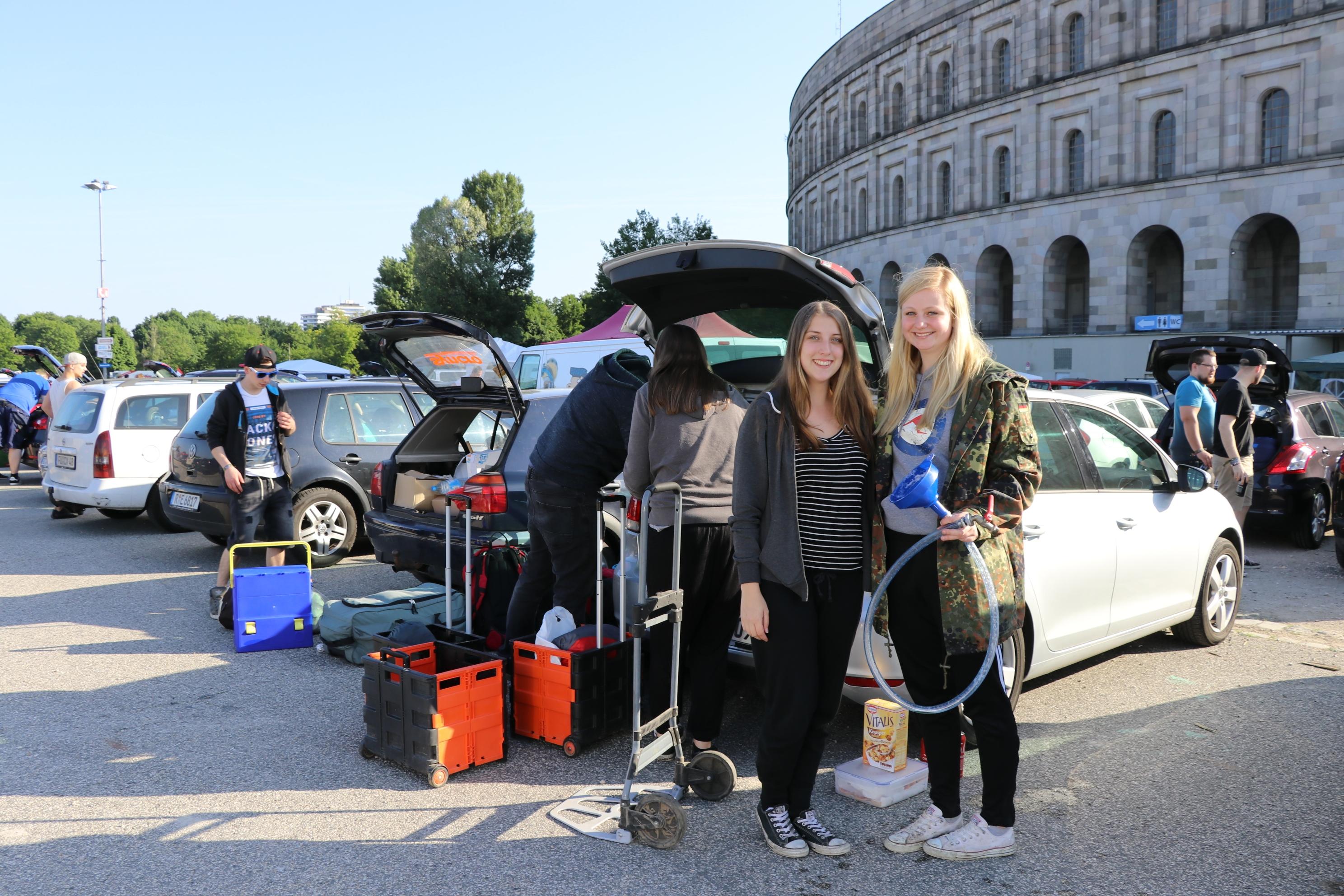 Nathalie und Rebecca hatten keinen langen Anfahrtsweg, denn die beiden Mädels sind aus der Oberpfalz, genauer gesagt aus Neumarkt, angereist. Der wichtigste Gegenstand des Wochenenendes wurde nochmal frisch gesäubert.