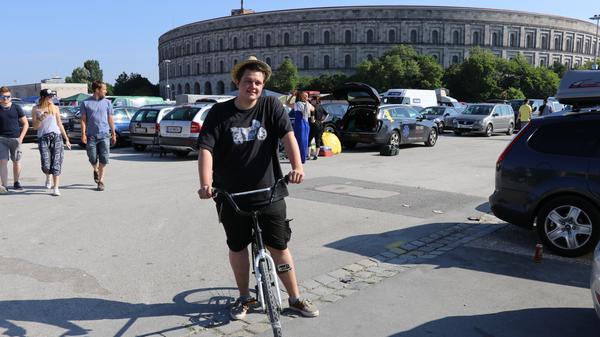 Michel aus Schönau/Niederbayern ist das zweite Mal bei Rock im Park und bewegt sich am liebsten mit seinem Drahtesel auf dem Festivalgelände fort.