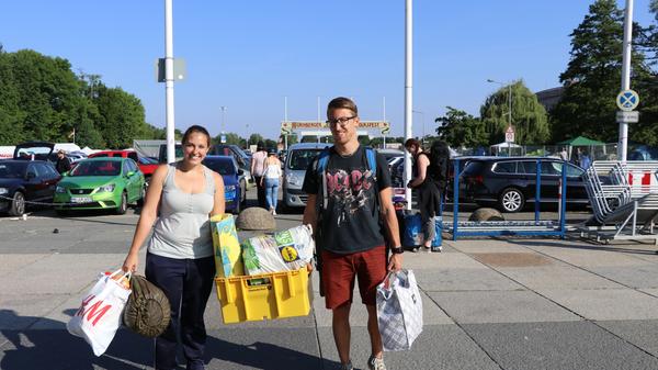 Agata und Max aus Ansbach feiern ihre Premiere bei Rock im Park und sind schon sehr gespannt, was sie in den nächsten Tagen erwartet.