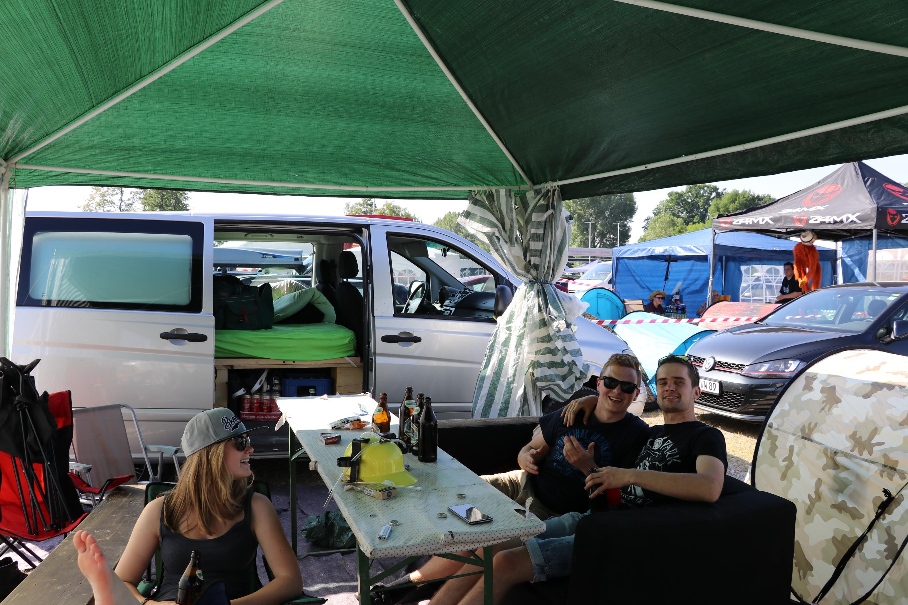 Peter und Vitus haben sich vom Tegernsee auf den Weg nach Nürnberg gemacht. Zusammen mit...