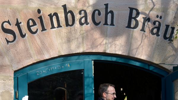Der Steinbach Keller wird betrieben von der Brauerei Steinbach aus Erlangen.