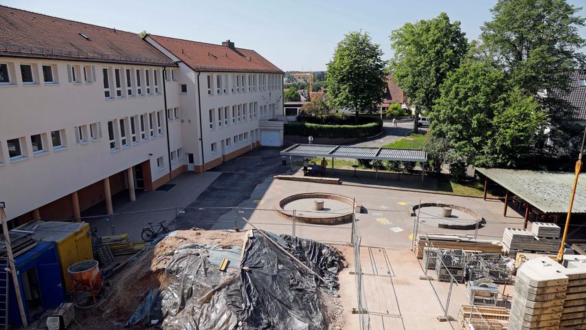 Schulhaus für die Zukunft: Richtfest am Pavillon der Carl-Platz-Schule Herzogenaurach