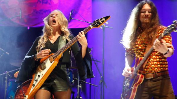 Willow Child läuteten am Samstag den Konzertereigen in der Arena ein.