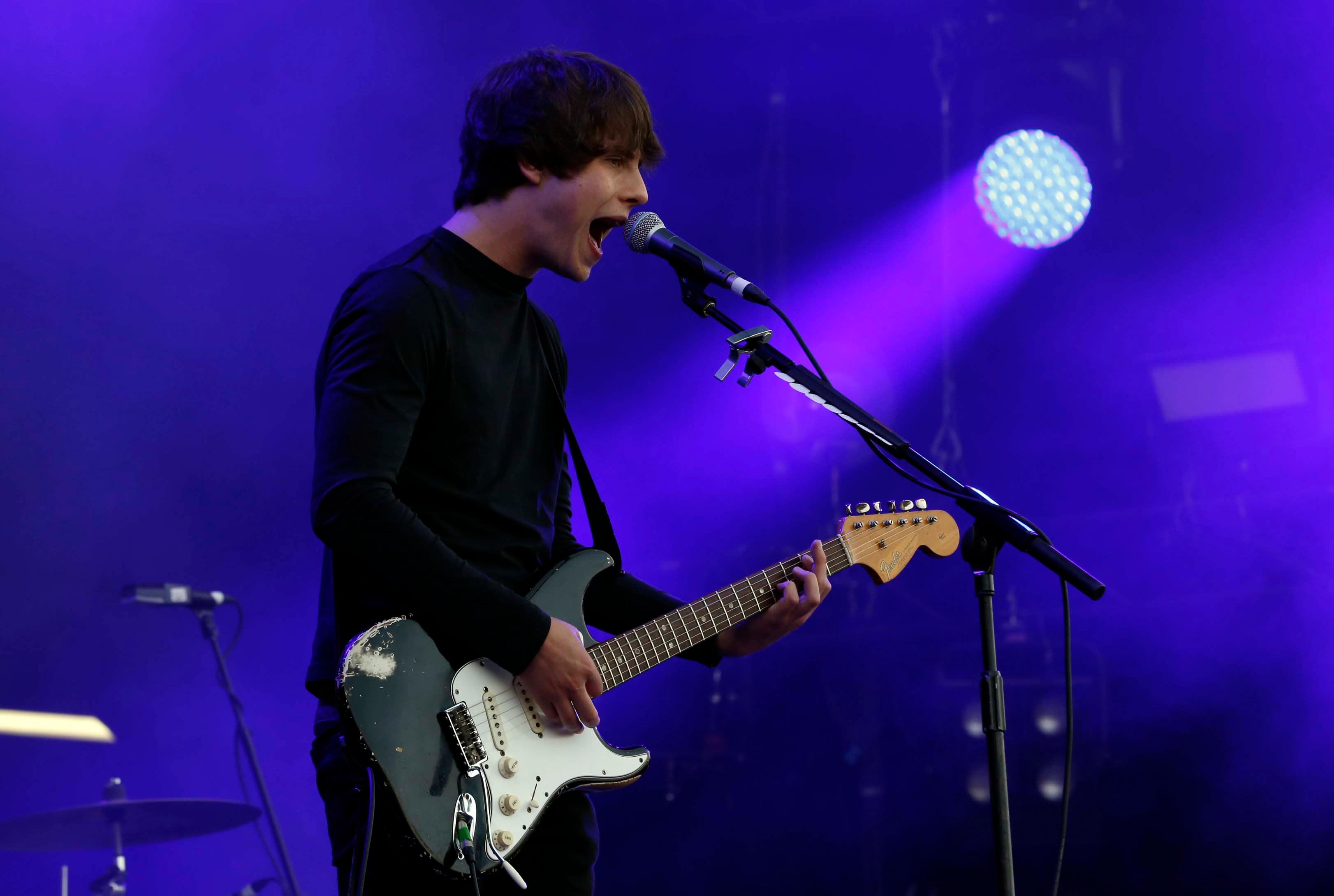 Der britische Singer-Songwriter Jake Bugg verzauberte am frühen Samstagabend die Fans an der Park Stage. Den Song auf den alle gewartet hatten - Lightning Bolt - hob er sich für den Schluss auf und lieferte damit ein furioses Finale.