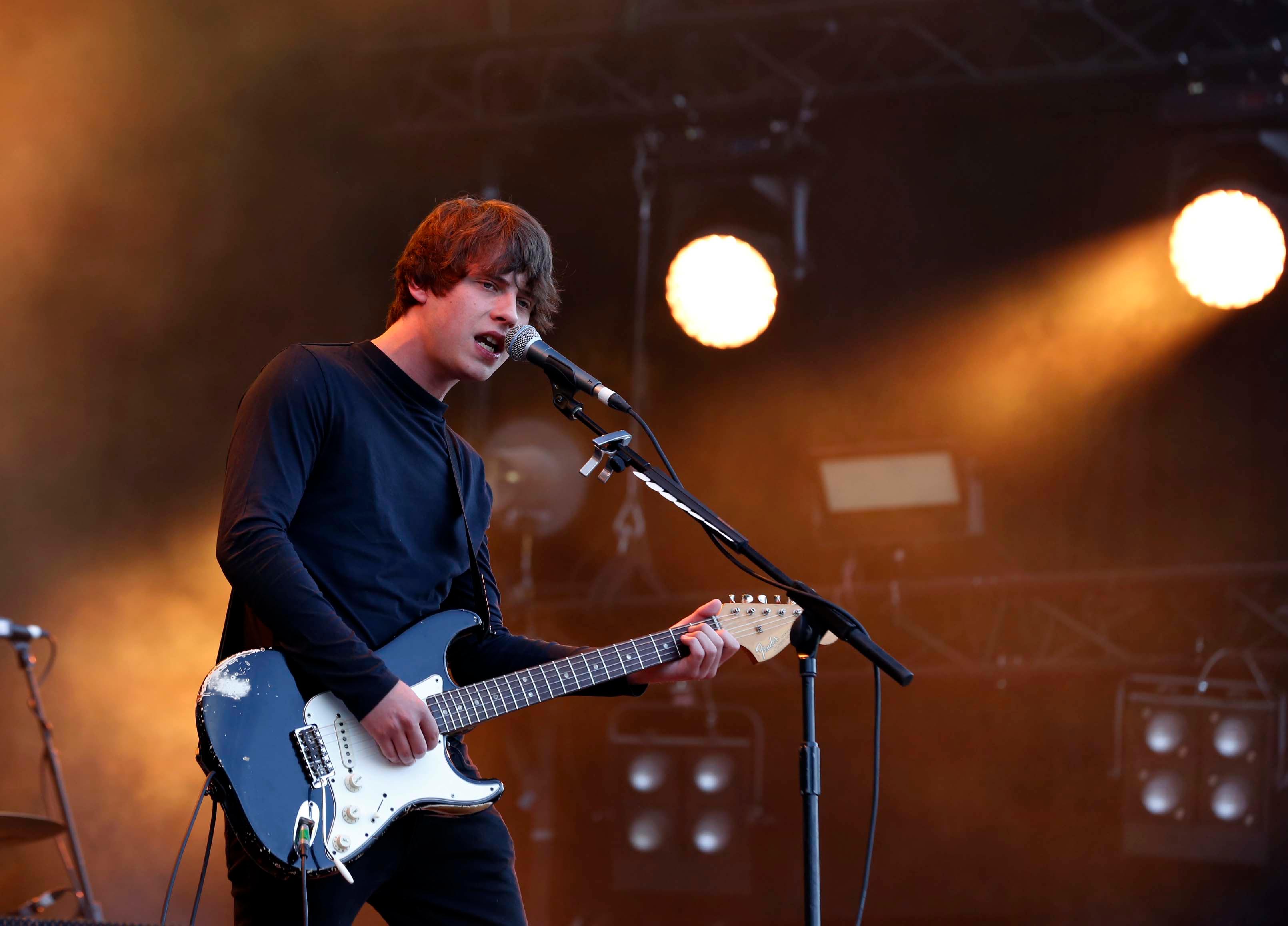 Der britische Singer-Songwriter Jake Bugg verzauberte am frühen Samstagabend die Fans an der Park Stage. Den Song auf den alle gewartet hatten - Lightning Bolt - hob er sich für den Schluss auf und lieferte damit ein furioses Finale.