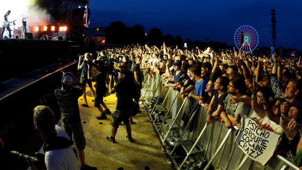 Alles wartete am Samstagabend auf sie: Als Headliner des Tages gehörte die Zeppelin Stage am Abend der kalifornischen Alternative-Metal-Formation System of a Down.