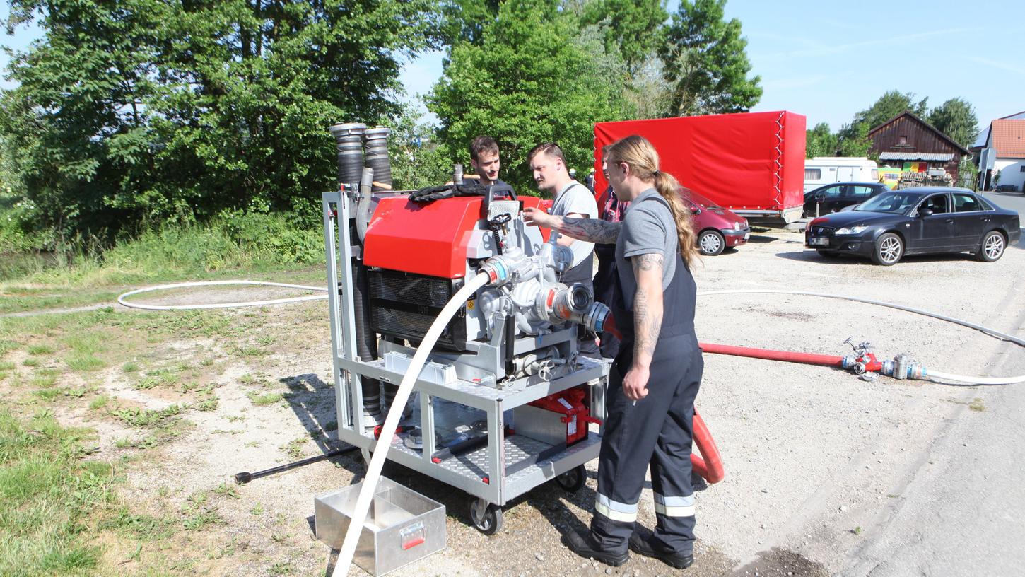 Bei einer Feuerwehrübung in Lehrberg waren lautstarke Maschinen im Einsatz. Ein Anwohner fühlte sich daran gestört.