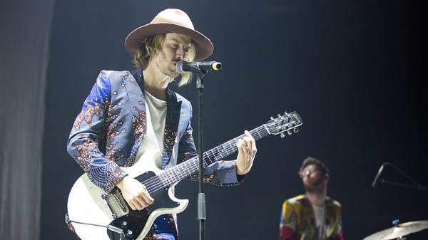 Songs wie "Anti anti" dröhnen seit einem guten Jahrzehnt aus den Speakern und Kopfhörern einer ganzen Generation - am Samstag brachten Bonaparte bei Rock im Park die Arena zum Beben.