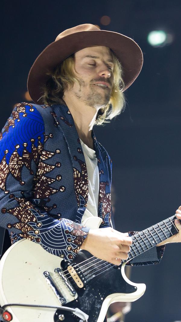 Songs wie "Anti anti" dröhnen seit einem guten Jahrzehnt aus den Speakern und Kopfhörern einer ganzen Generation - am Samstag brachten Bonaparte bei Rock im Park die Arena zum Beben.