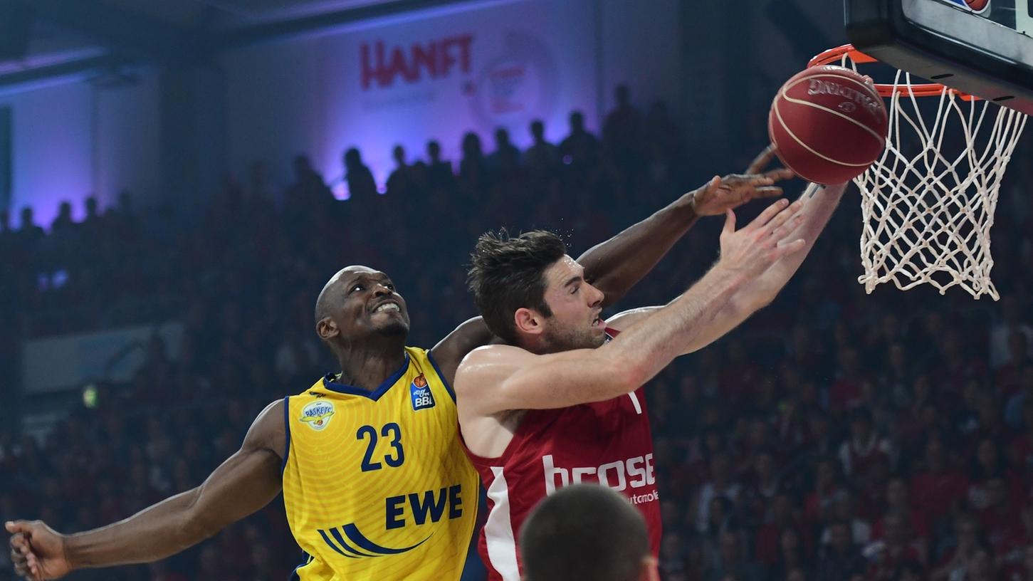 Brose Bamberg deklassierte die EWE Baskets Oldenburg im ersten Spiel der Finalserie mit 96:60.