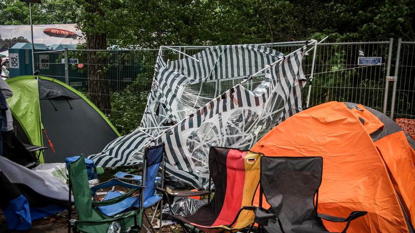 Bierdosen, Zelte und Müllsäcke: Aufräumarbeiten bei Rock im Park
