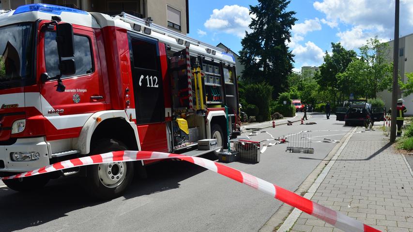 Einsatz in Erlangen: Gas strömt aus einem Auto aus