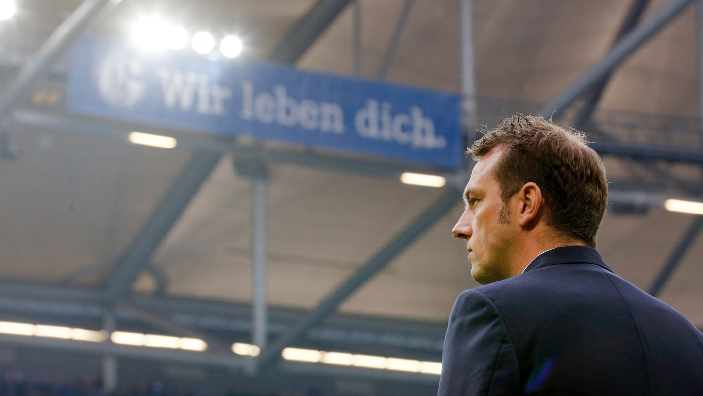 Blick ins Leere: Markus Weinzierl hat auf Schalke keine Zukunft mehr.