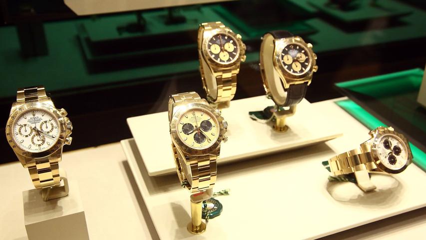 Der gebürtige Kulmbacher Hans Wilsdorf (1881-1960) ist Gründer der Rolex Uhren AG. Der Kaufmann arbeitete zunächst in der Schweiz, ehe er in London im Im- und Export von Uhren tätig war. Er machte sich selbstständig und gründete zusammen mit dem Gehäusebauer Davis den Uhrengroßhandel Wilsdorf & Davis. 1908 ließ er den Markennamen Rolex eintragen. 1914 verlegte Wilsdorf den Firmensitz nach Biel in der Schweiz.