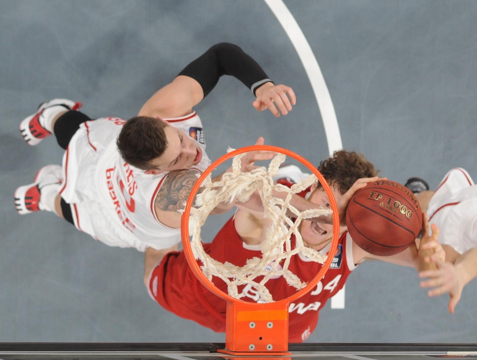 Platz eins nach der Hauptrunde, zwei Sweeps in den Playoffs - und dann das große Derby gegen die Bayern im Finale. Fünf hart umkämpfte Spiele brauchen die Oberfranken, ehe sie den Vorjahresmeister stürzen und sich wieder an den Platz an der Sonne werfen.